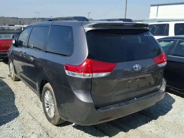 5TDYK3DC1BS161251 - 2011 TOYOTA SIENNA XLE GRAY photo 3