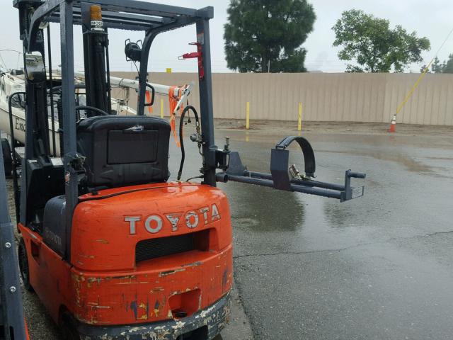 00000000000067856 - 2004 TOYOTA FORKLIFT ORANGE photo 3