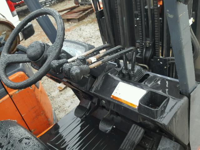 00000000000067856 - 2004 TOYOTA FORKLIFT ORANGE photo 5