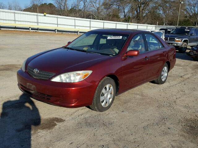 4T1BE30K93U236944 - 2003 TOYOTA CAMRY LE RED photo 2