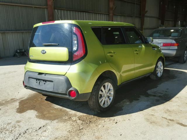 KNDJN2A27F7760377 - 2015 KIA SOUL GREEN photo 4