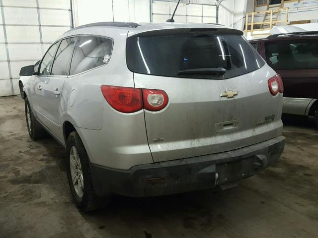 1GNLVFED2AJ265499 - 2010 CHEVROLET TRAVERSE L SILVER photo 3