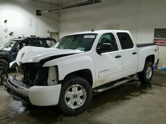 3GCRKSE31AG139339 - 2010 CHEVROLET SILVERADO WHITE photo 2