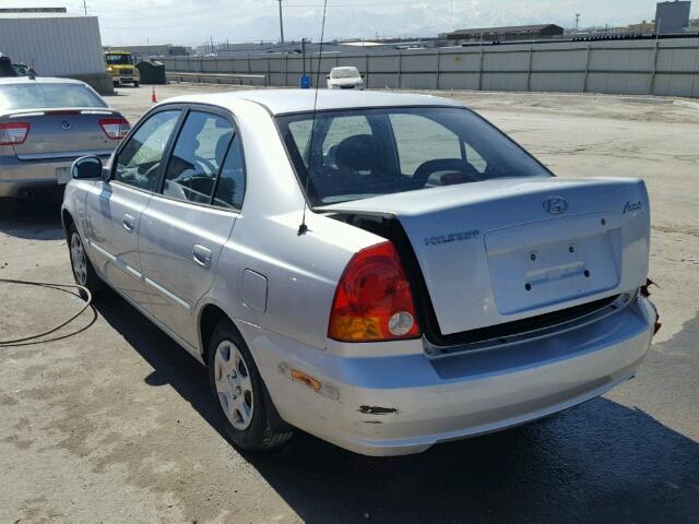 KMHCG45C75U656808 - 2005 HYUNDAI ACCENT GL SILVER photo 3