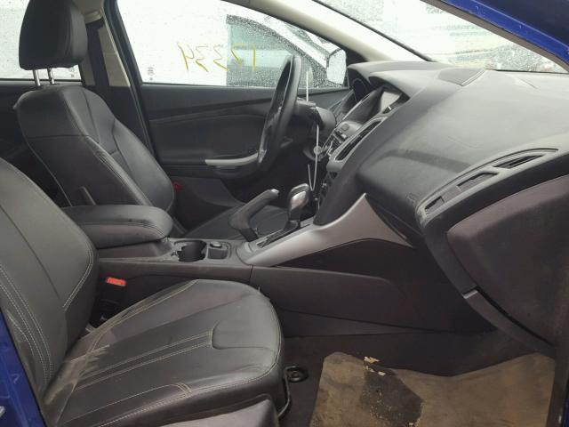 1FADP3F22EL414108 - 2014 FORD FOCUS SE BLUE photo 5