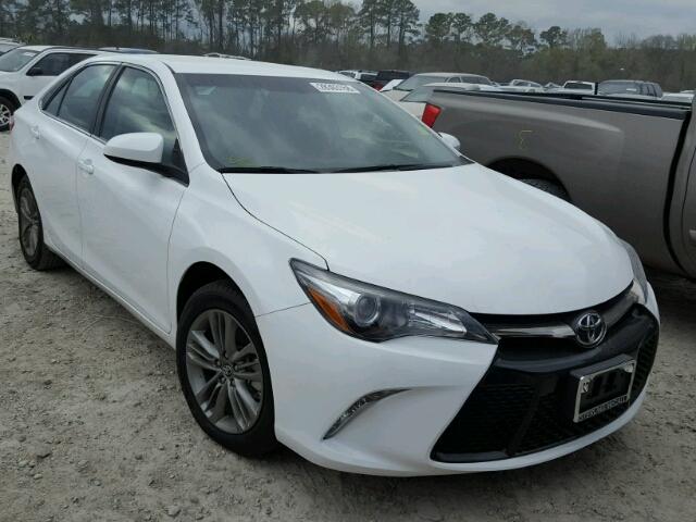 4T1BF1FK1HU454876 - 2017 TOYOTA CAMRY LE WHITE photo 1