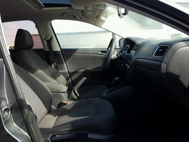 3VW2K7AJ5CM406647 - 2012 VOLKSWAGEN JETTA BASE Մոխրագույն լուսանկար 5