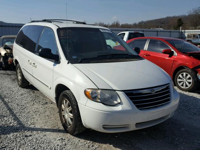 2A4GP54L86R863780 - 2006 CHRYSLER TOWN & COU WHITE photo 1