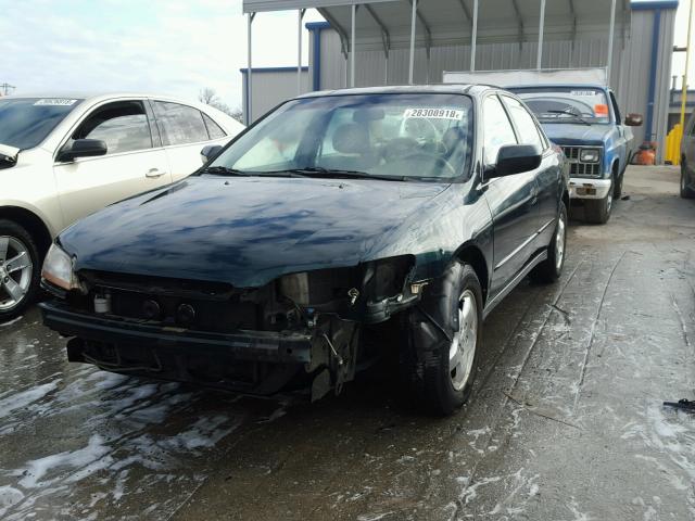 1HGCG1655YA018843 - 2000 HONDA ACCORD EX GREEN photo 2