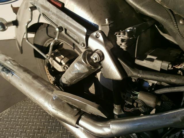 1HFSC49063A103597 - 2003 HONDA VTX1800 R SILVER photo 9