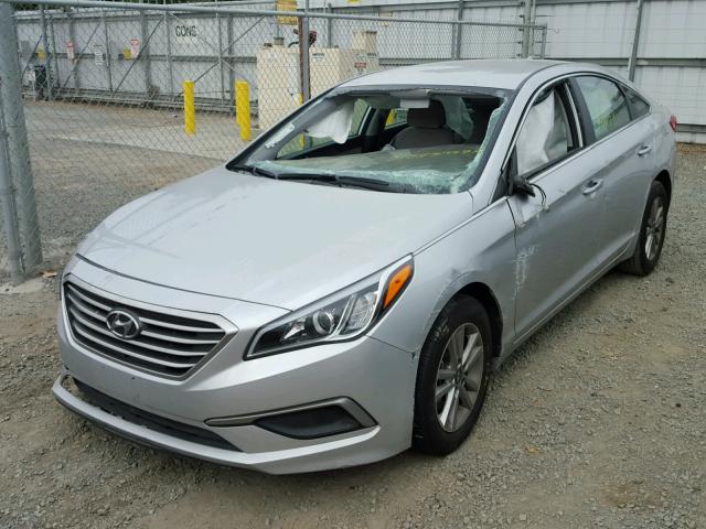 5NPE24AFXGH406424 - 2016 HYUNDAI SONATA SE SILVER photo 2