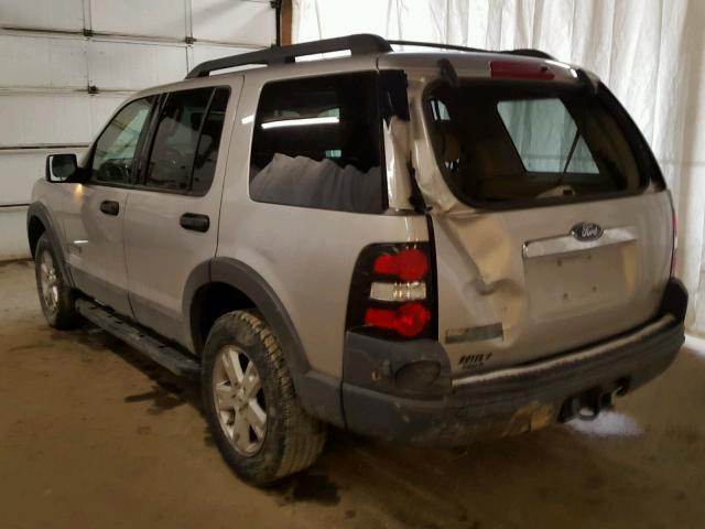 1FMEU73EX6ZA24364 - 2006 FORD EXPLORER X SILVER photo 3