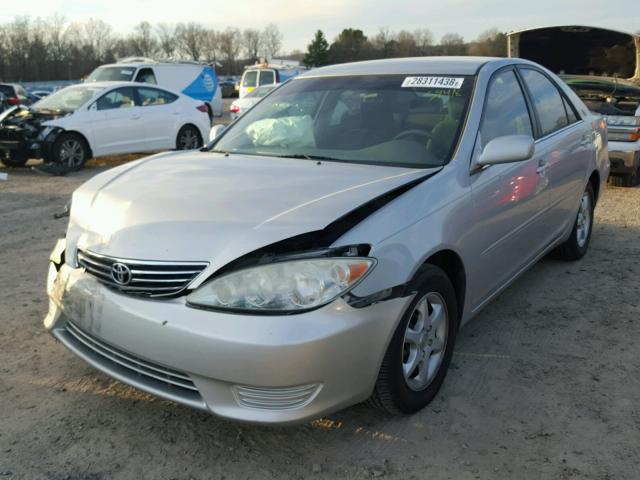 4T1BE32K76U688568 - 2006 TOYOTA CAMRY LE SILVER photo 2