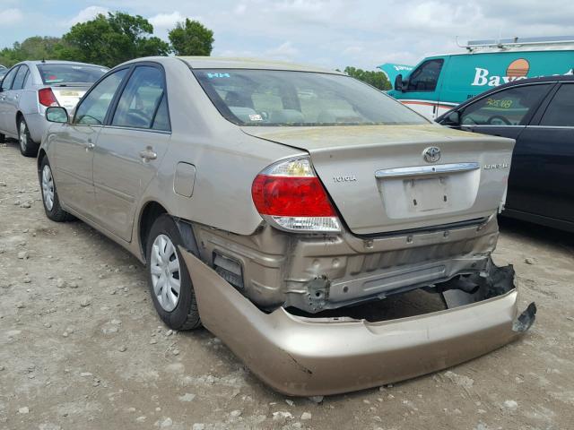 4T1BE32K55U076156 - 2005 TOYOTA CAMRY LE GOLD photo 3