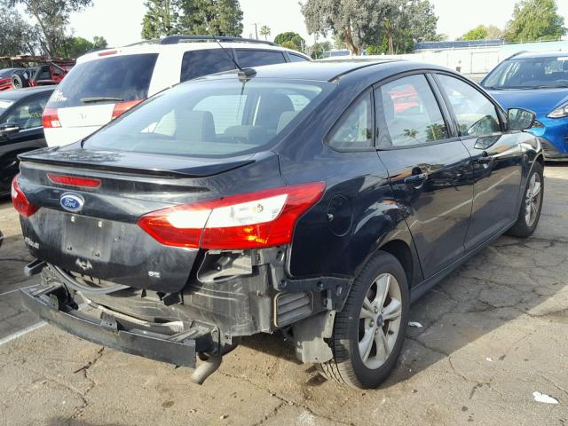 1FAHP3F21CL392388 - 2012 FORD FOCUS SE BLACK photo 4