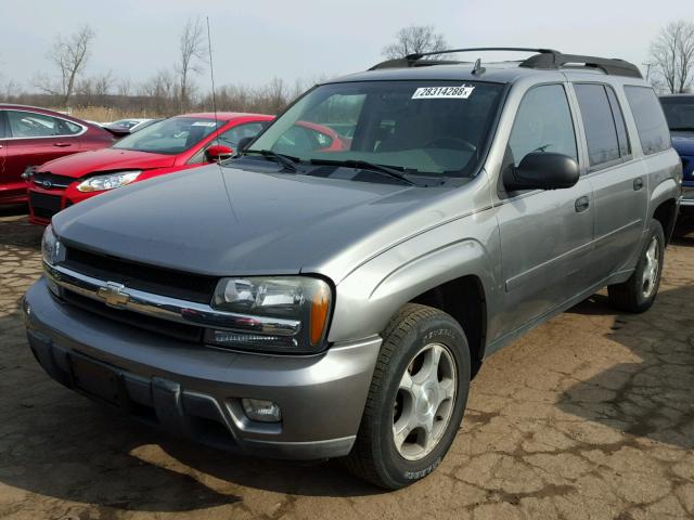 1GNET16S566105433 - 2006 CHEVROLET TRAILBLAZE BEIGE photo 2