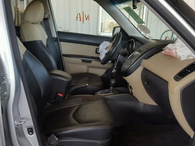 KNDJT2A65C7477464 - 2012 KIA SOUL + SILVER photo 5