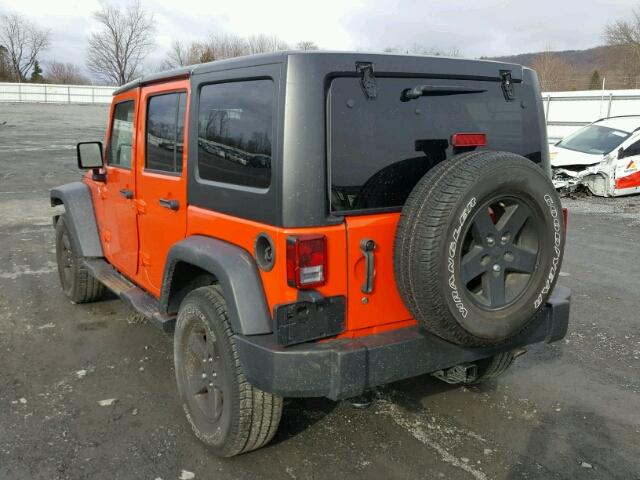 1C4HJWDG7FL626968 - 2015 JEEP WRANGLER U ORANGE photo 3