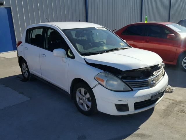 3N1BC13E88L432186 - 2008 NISSAN VERSA S WHITE photo 1