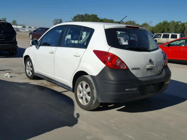 3N1BC13E88L432186 - 2008 NISSAN VERSA S WHITE photo 3