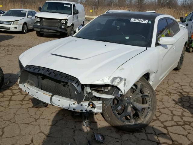 2C3CDXCT4DH578169 - 2013 DODGE CHARGER R/ WHITE photo 2