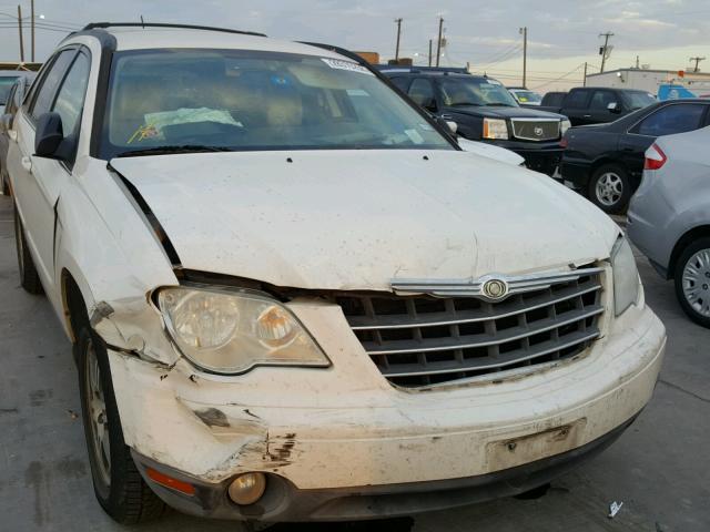 2A8GM68X68R638982 - 2008 CHRYSLER PACIFICA T WHITE photo 1