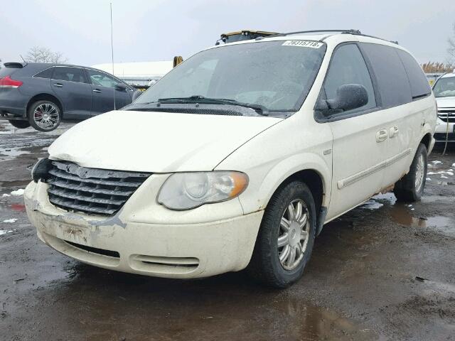 2A4GP54L47R184168 - 2007 CHRYSLER TOWN & COU WHITE photo 2