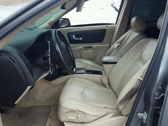 1GYDE637140131727 - 2004 CADILLAC SRX GRAY photo 5