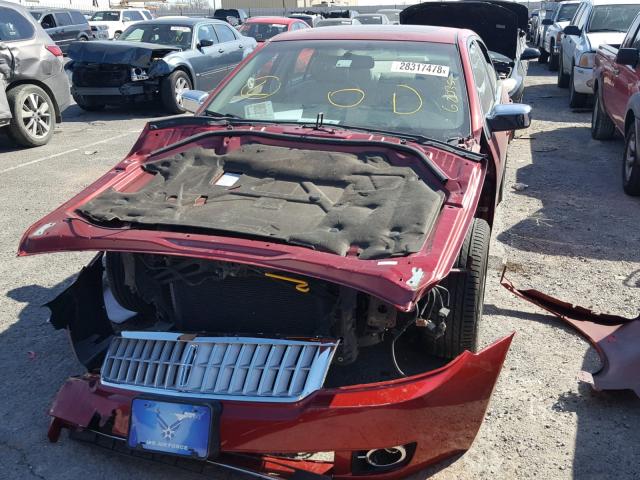 3LNHM26T18R620352 - 2008 LINCOLN MKZ RED photo 2