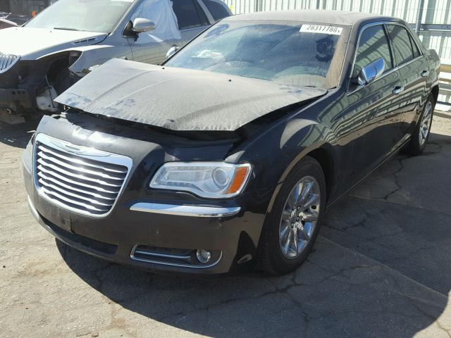 2C3CCAET5DH697264 - 2013 CHRYSLER 300C BLACK photo 2