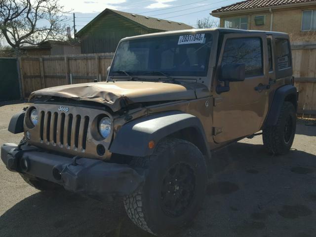 1C4BJWDG5FL632029 - 2015 JEEP WRANGLER U BROWN photo 2