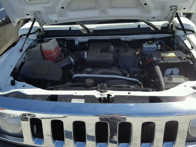 5GTEN13E588165245 - 2008 HUMMER H3 WHITE photo 7