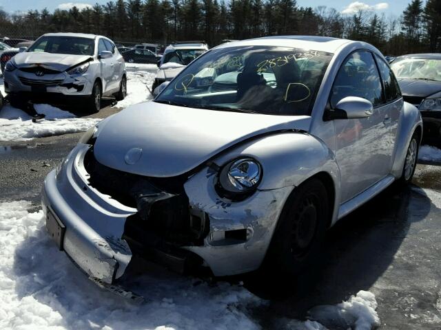 3VWCK31C15M417114 - 2005 VOLKSWAGEN NEW BEETLE 银色 照片 2