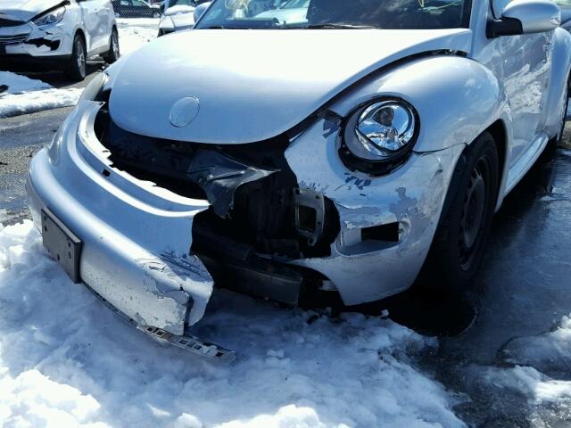 3VWCK31C15M417114 - 2005 VOLKSWAGEN NEW BEETLE 银色 照片 9