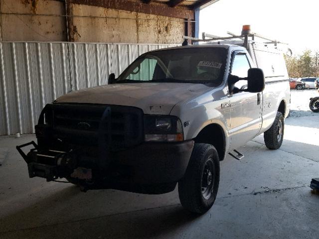 1FTNF21L32EB57679 - 2002 FORD F250 SUPER WHITE photo 2