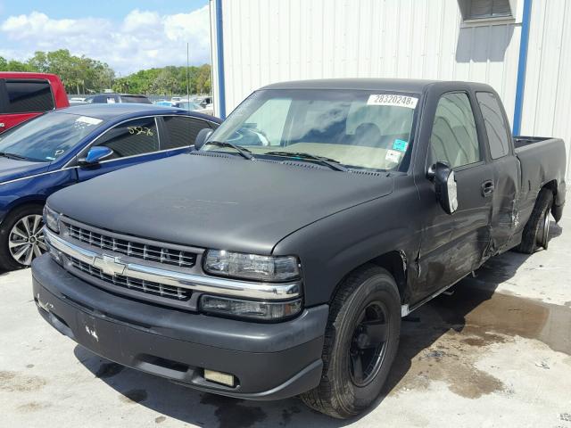 2GCEC19T0Y1343942 - 2000 CHEVROLET SILVERADO BLACK photo 2