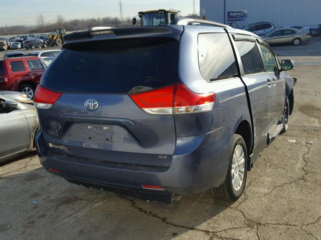 5TDYK3DC7DS365202 - 2013 TOYOTA SIENNA XLE GRAY photo 4