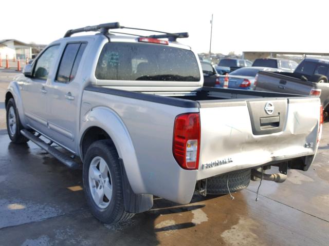 1N6AD07U15C417261 - 2005 NISSAN FRONTIER C GRAY photo 3