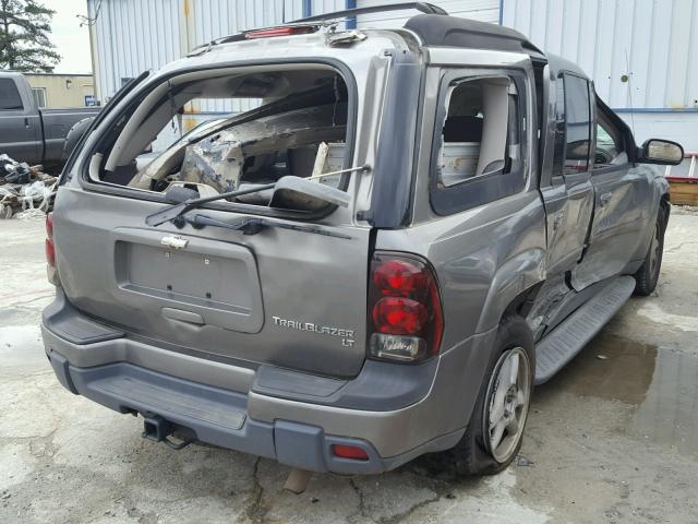 1GNES16S356152705 - 2005 CHEVROLET TRAILBLAZE SILVER photo 4