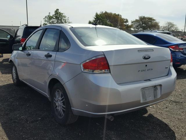 1FAHP35N59W230363 - 2009 FORD FOCUS SE SILVER photo 3