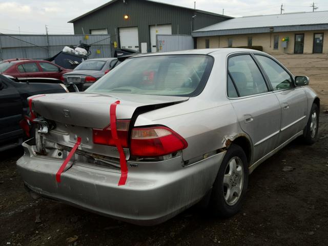 1HGCG1652WA028484 - 1998 HONDA ACCORD EX SILVER photo 4