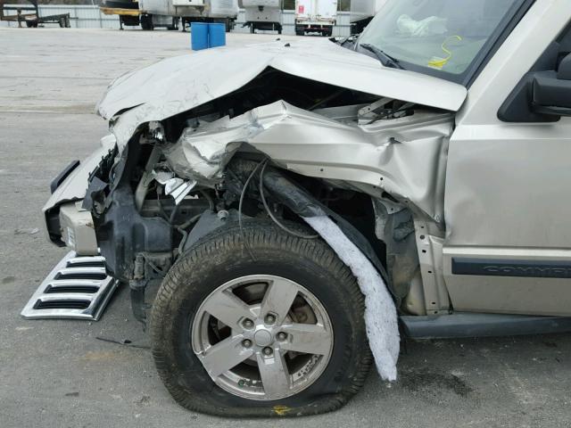 1J8HG48K17C505624 - 2007 JEEP COMMANDER თაფლისფერი ფოტო 9