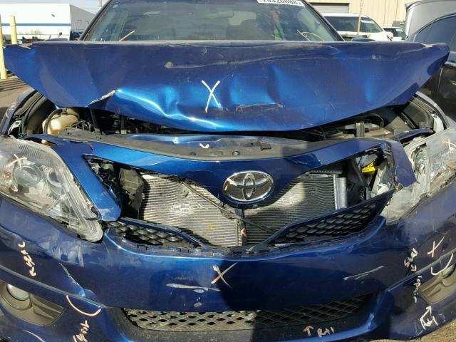 4T1BF3EK7AU548201 - 2010 TOYOTA CAMRY BASE BLUE photo 9