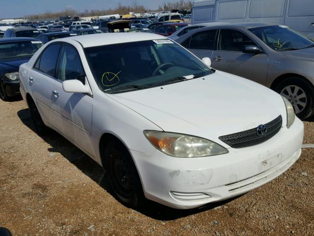 JTDBE32K240271111 - 2004 TOYOTA CAMRY LE WHITE photo 1