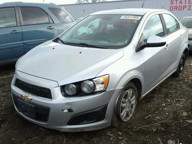 1G1JA5SH1C4116377 - 2012 CHEVROLET SONIC LS 银色 照片 2