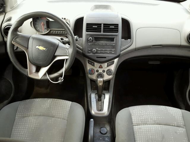 1G1JA5SH1C4116377 - 2012 CHEVROLET SONIC LS 银色 照片 9