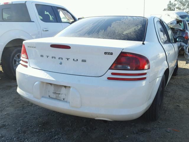 1B3EL46X45N556963 - 2005 DODGE STRATUS SX WHITE photo 4