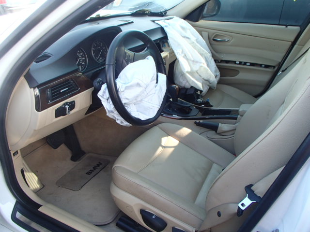 WBAPH7G59ANM50541 - 2010 BMW 328I WHITE photo 5