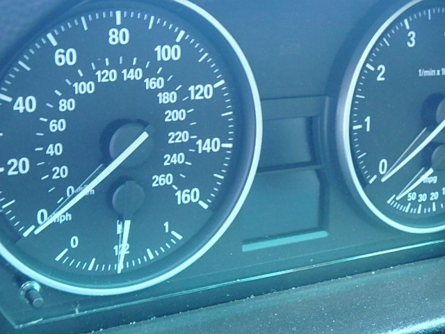 WBAPH7G59ANM50541 - 2010 BMW 328I WHITE photo 8