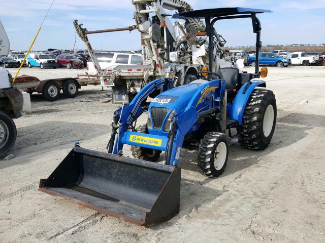 138RF006838 - 2012 NEWH TRACTOR BLUE photo 2